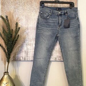 NWT Gap Girlfriend Jeans